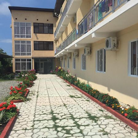 Dionisy Guest House Pizunda Exterior foto